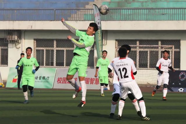 林崴31分同曦不敌广东 李弘权26分上海胜四川